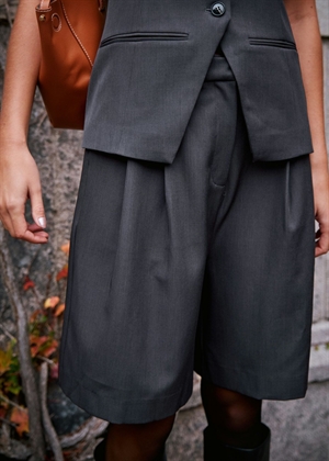 Nika structure shorts Dark Grey Neo Noir 
